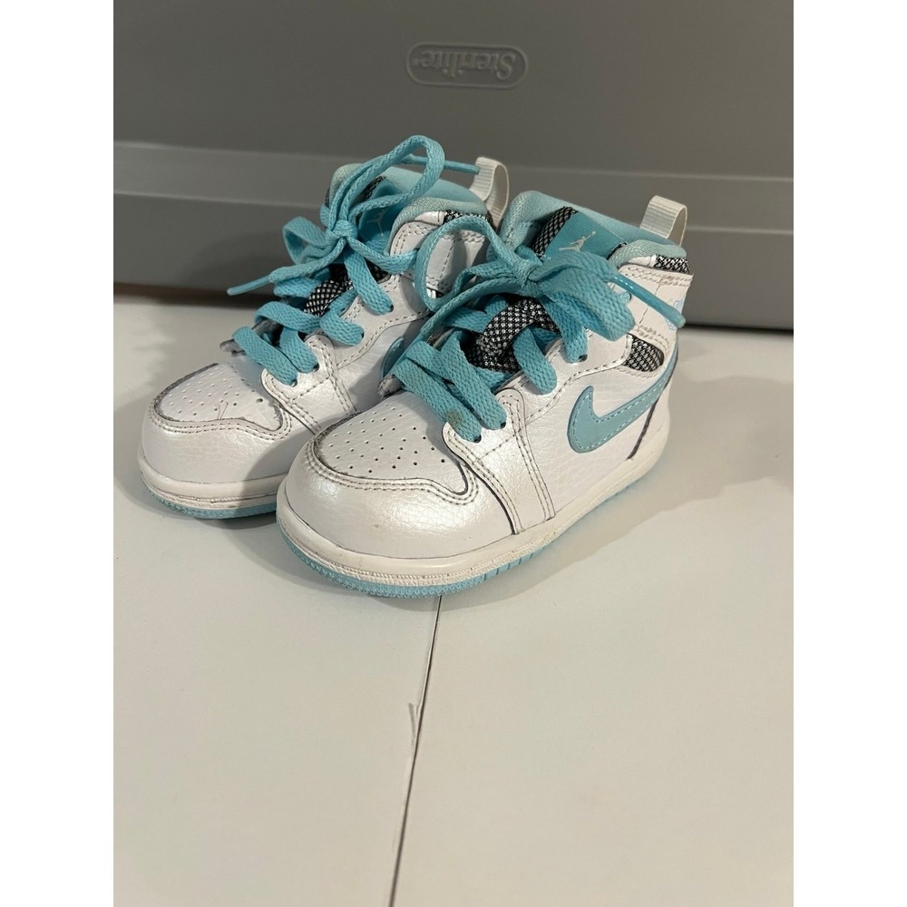 Toddler size 5 Nike Air Jordan (s-171)